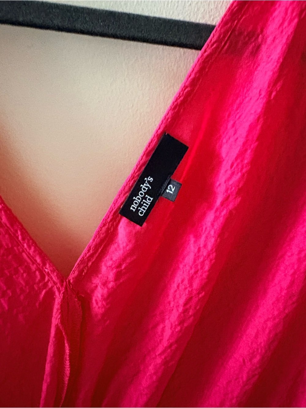 UK Deep V Puff Sleeve Midi Dress in Hot Pink - Picture 8 of 8